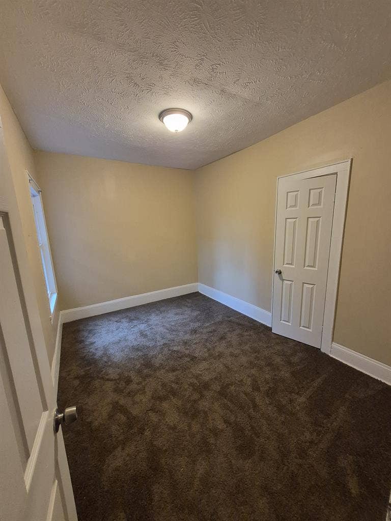 🏡Affordable Room Cleveland Shaker