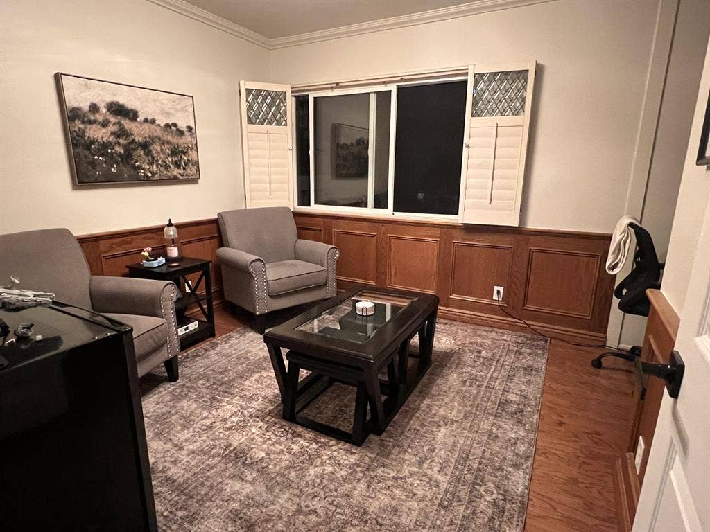 Large rooms for rent