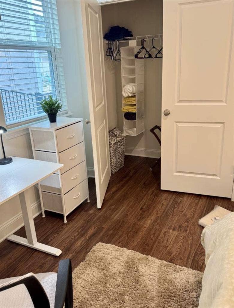 Furnished bedrooms, inc utilities