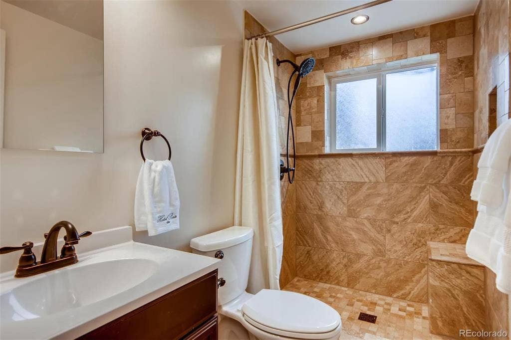 (1) Room for Rent in Arvada