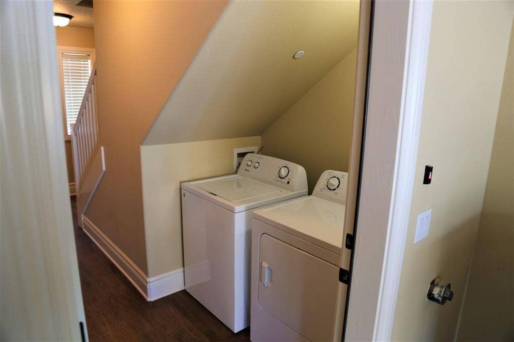 room in townhouse. Available in May