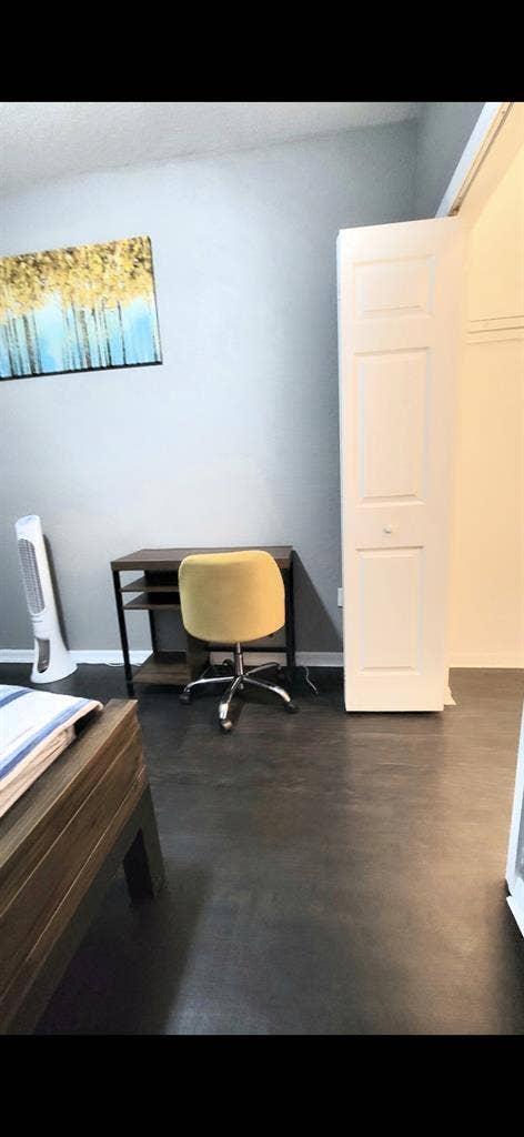 Furnished room with the private bat