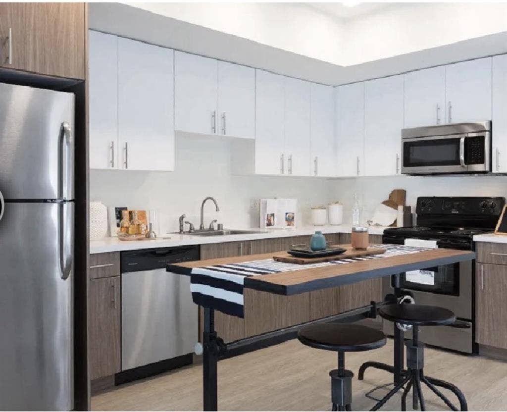 Looking for a roommate!