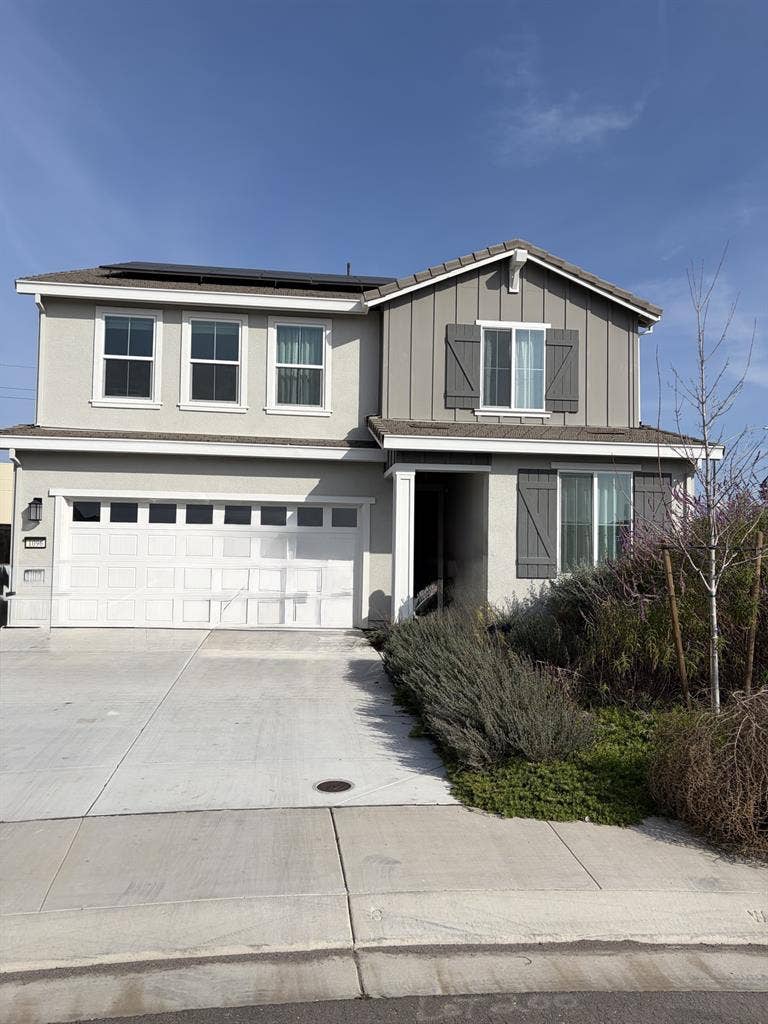 Private Room -Clean Home,Manteca