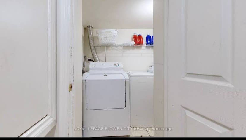 Room available for 2 girls.
