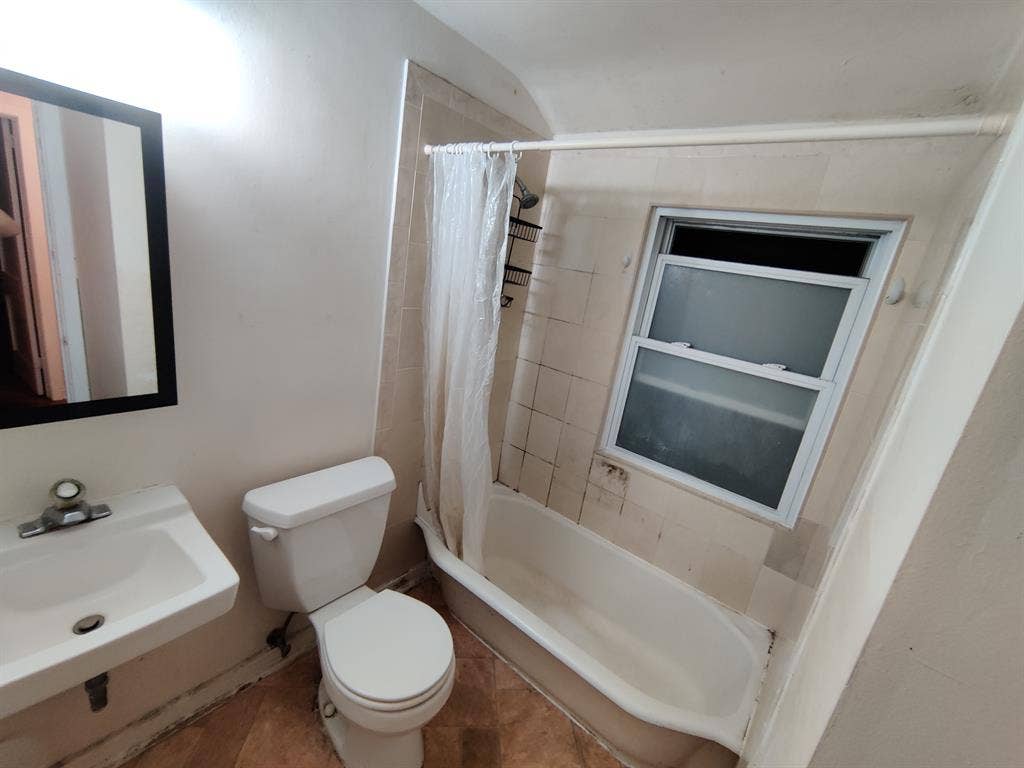 Rooms in downtown Newark, DE. UDEL