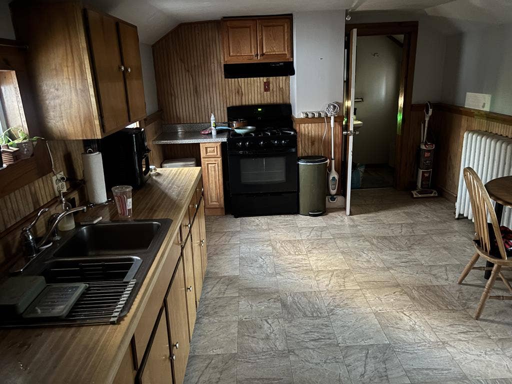 1 br available in 2 br house