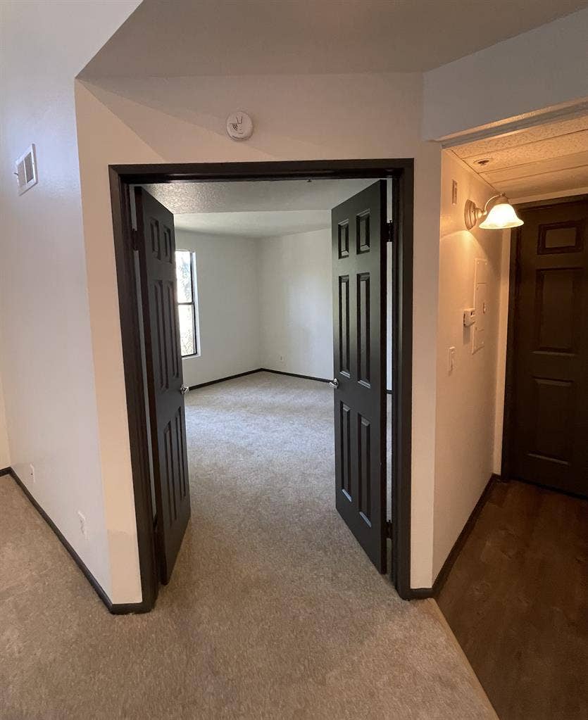 2B2B Apartment Studio City