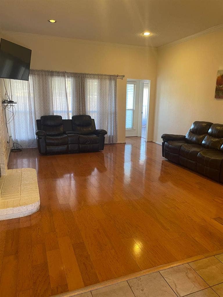 House in a prime area. Must see!