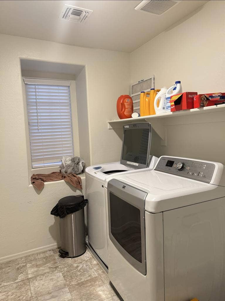 Room for rent!