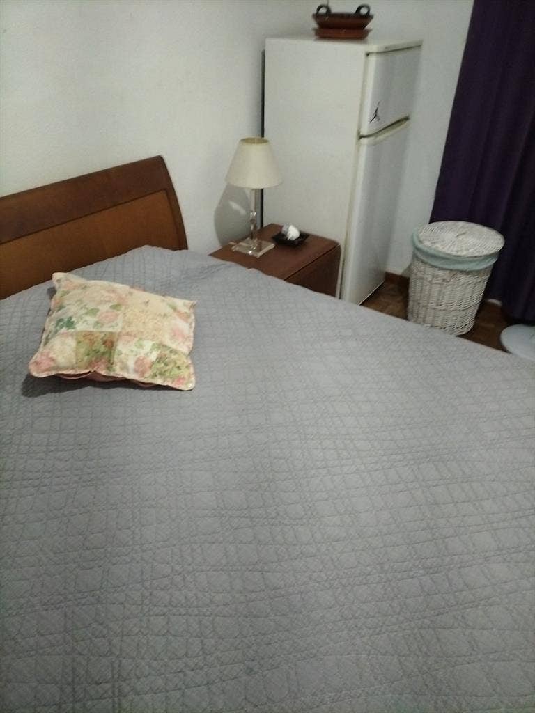 Habitación amplia en el Clot