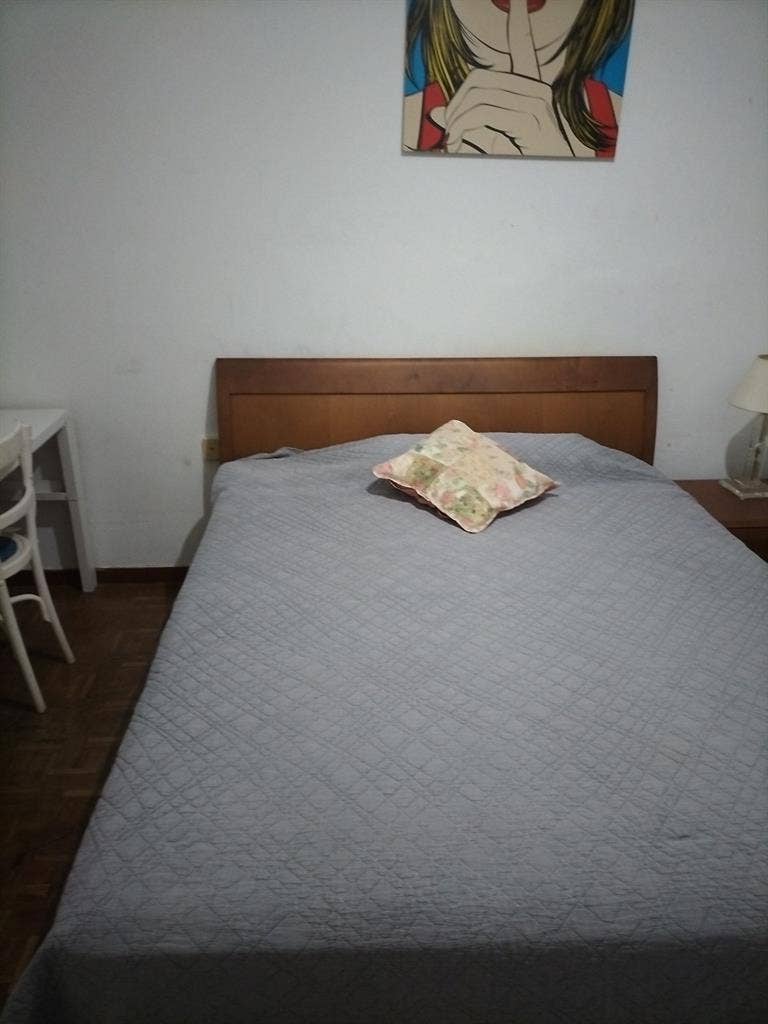 Habitación amplia en el Clot