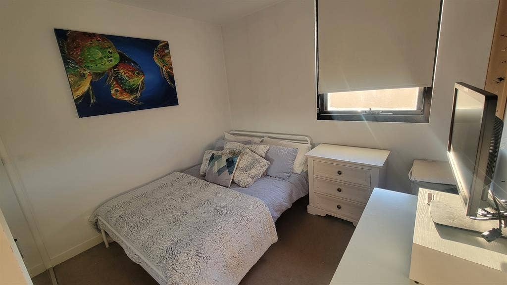 Very clean modern room in Chadstone