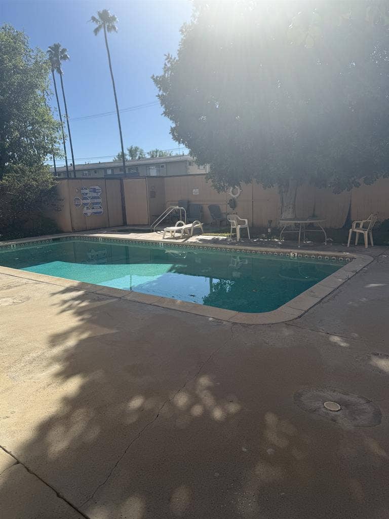 Furnished, Clean, Quiet Room