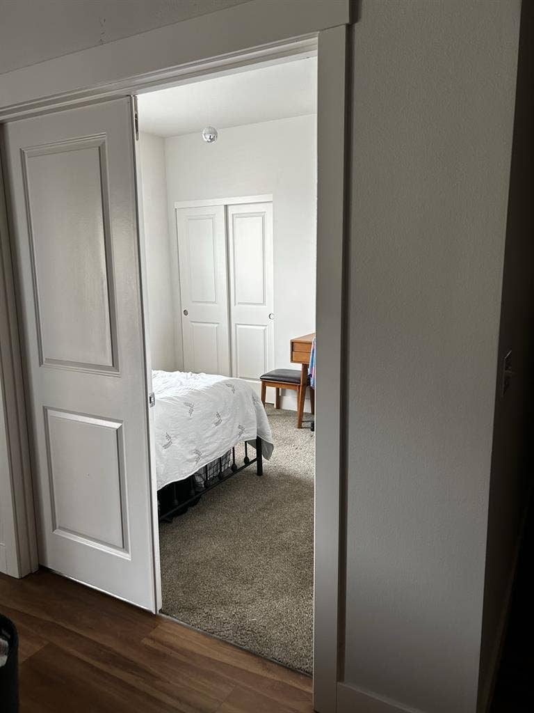 Room in 3 Bed Apartment!!