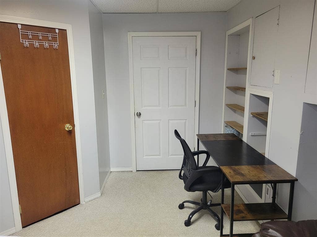 Furnished Basement room, near U OFM