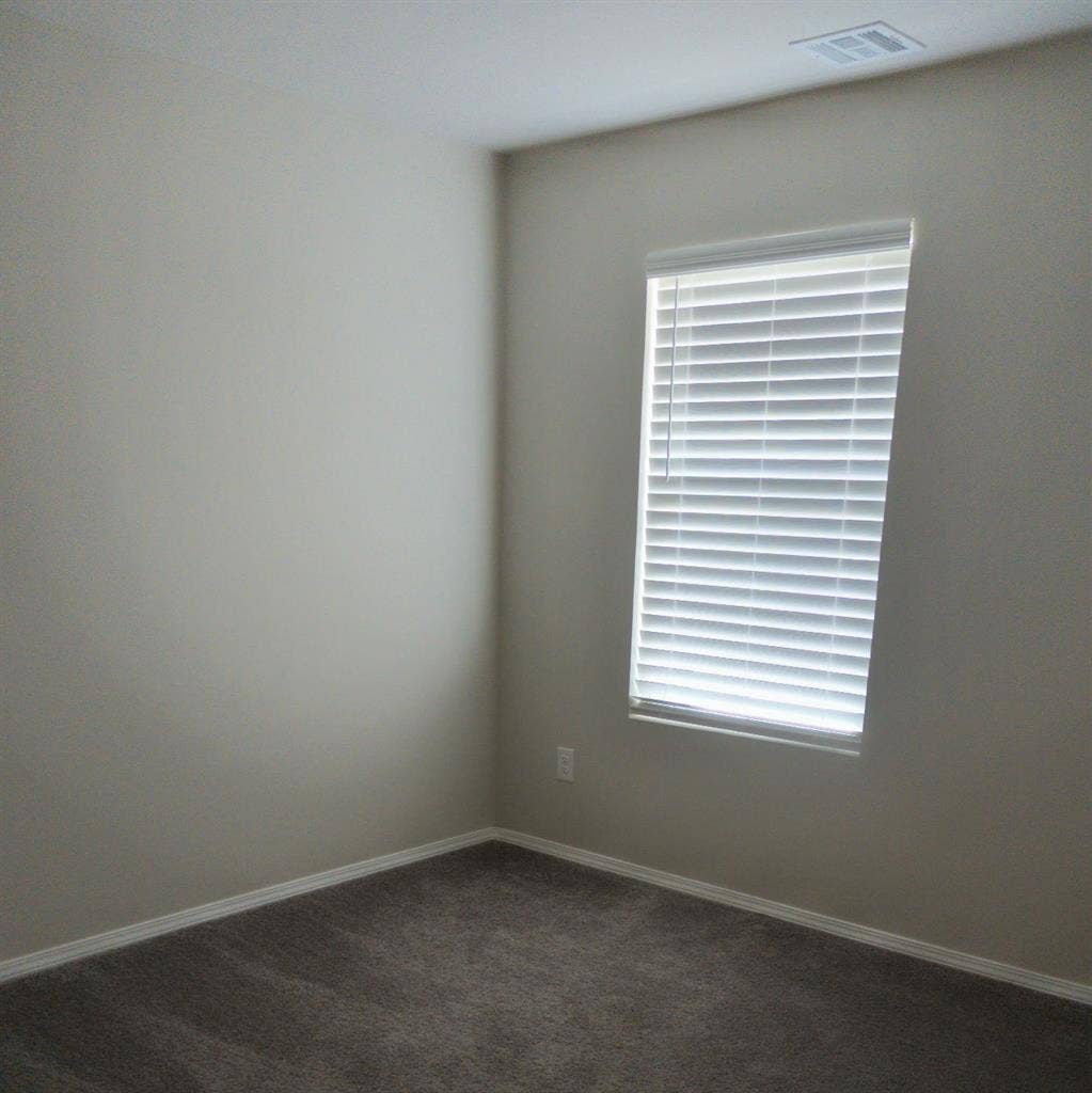 Room for rent near Downtown Edmond