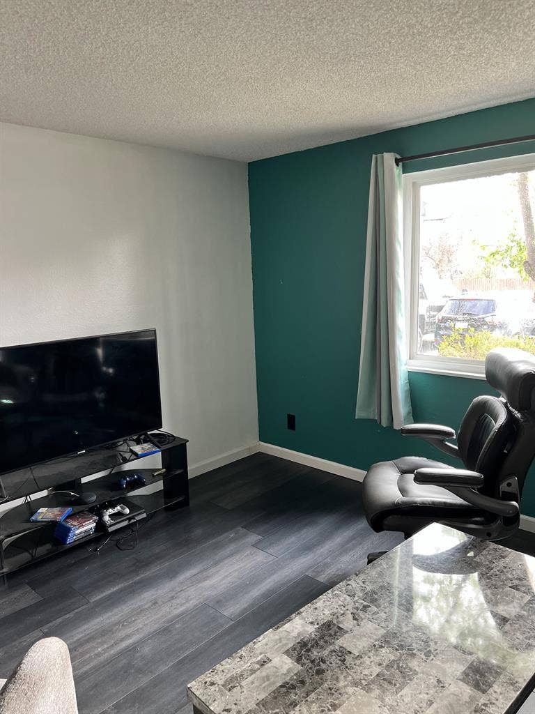 Bedroom for rent in Westy $1000/mo