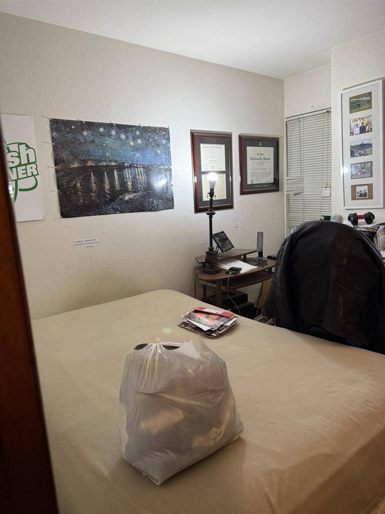$900 / 2br - Room available Palms