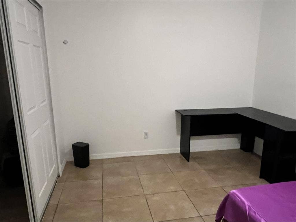 Looking for a Female Roommate