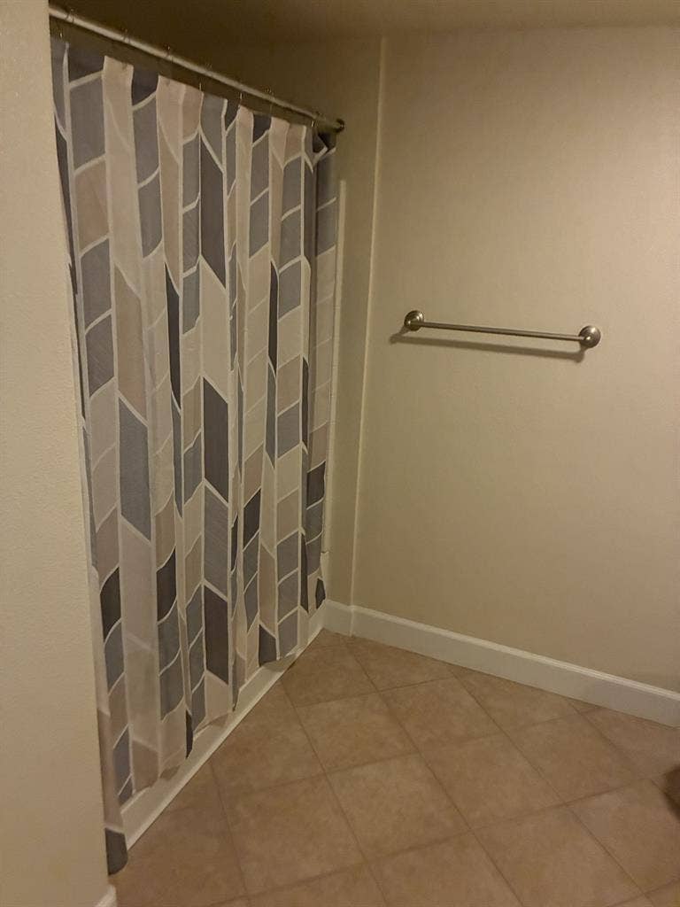 Looking for a roommate