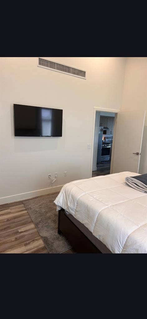 Step Into Water Street – Room Avail