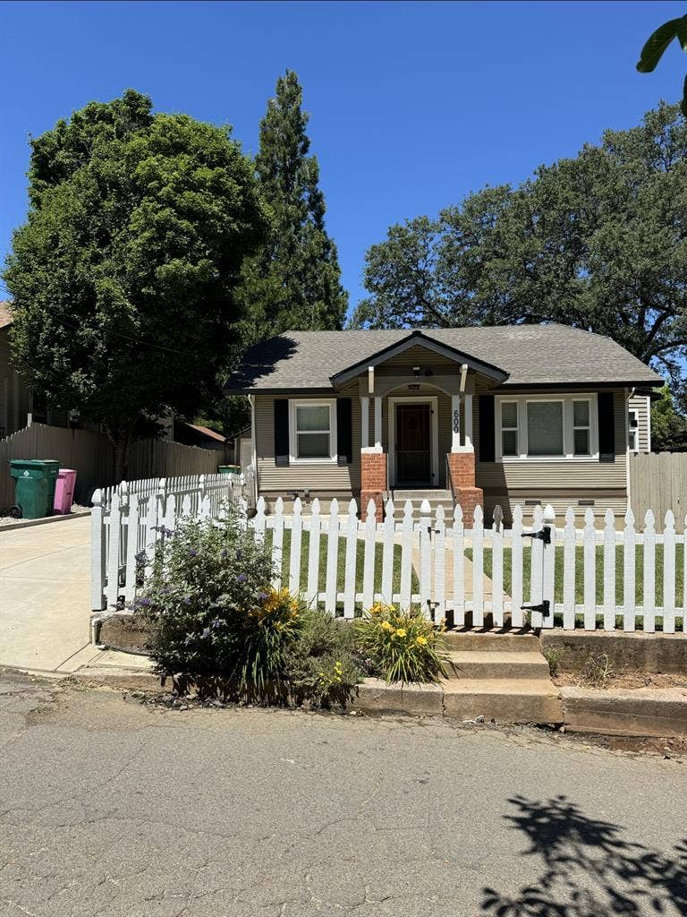 Room in Downtown Placervillee