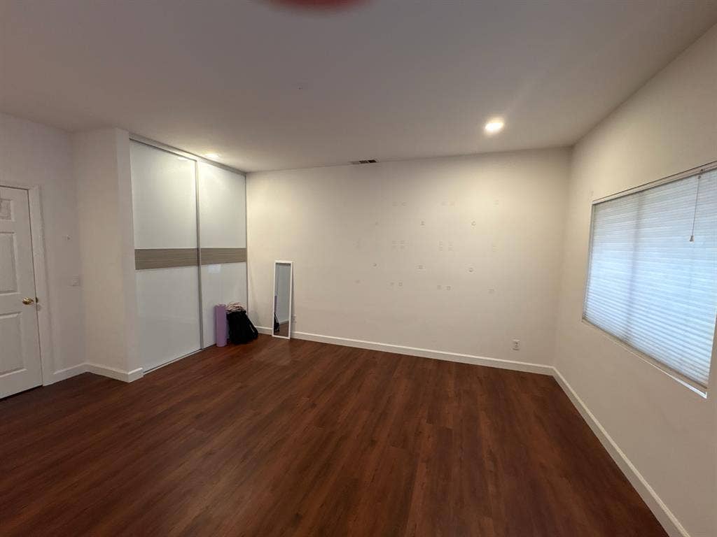 Very large size room for rent