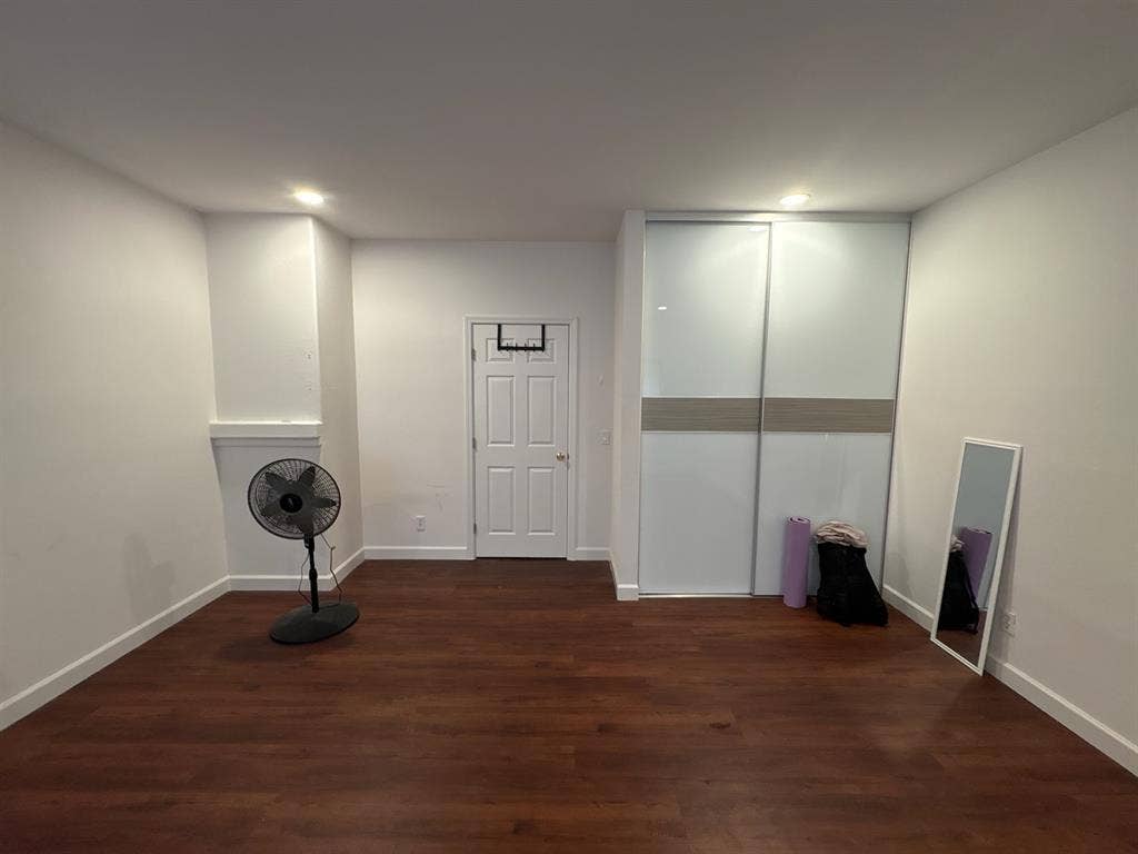 Very large size room for rent