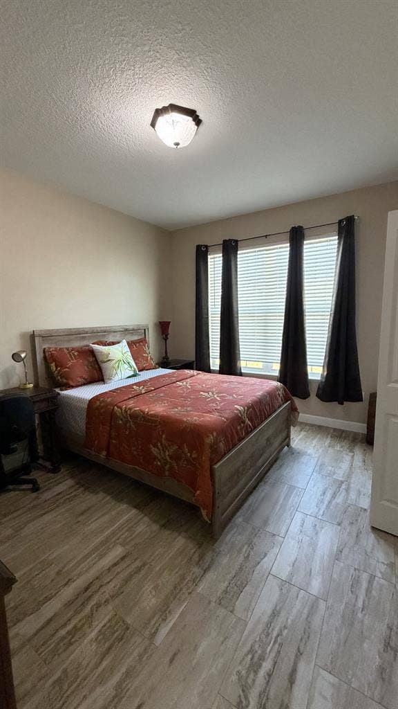 Luxury Furnished Room w.Private Bth