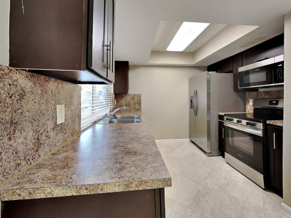 Modern 3BR/2BA Apartment