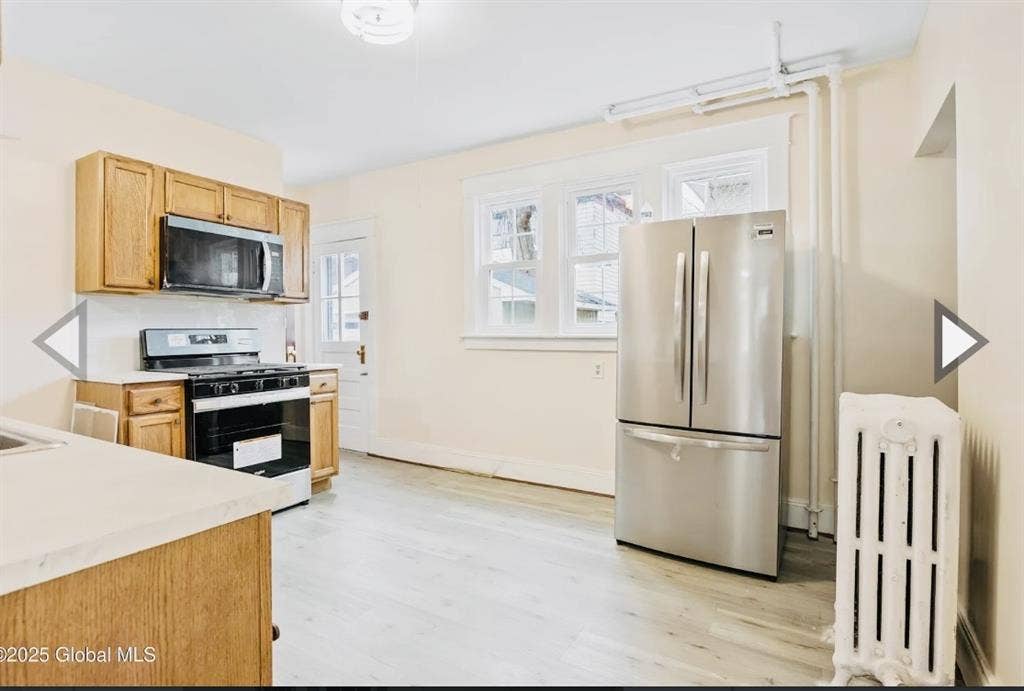 Private Room for Rent 2nd Floor