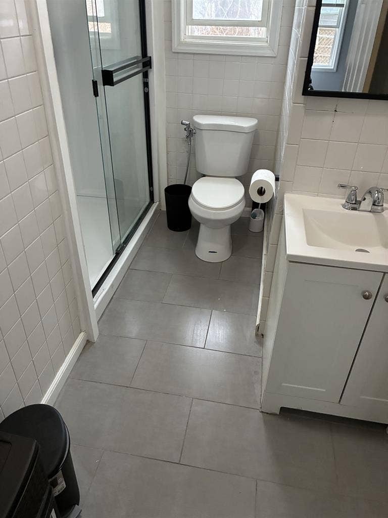 Room (3x) in 3BR Apartment