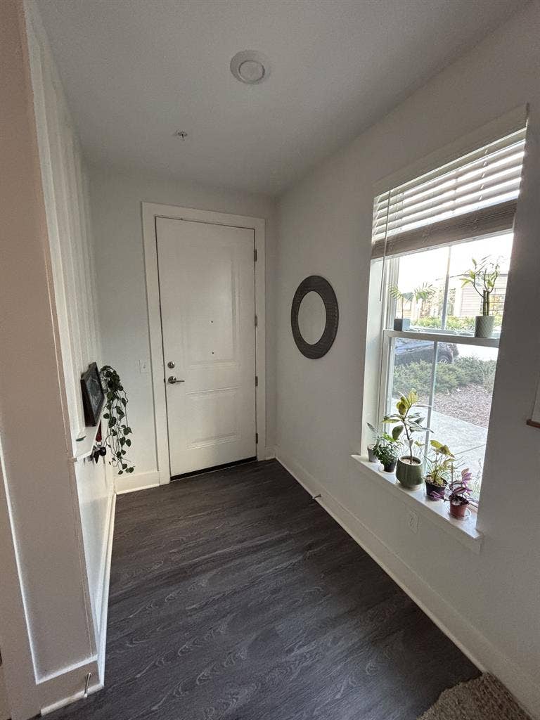 Need a Roommate!! – Move in May 1st