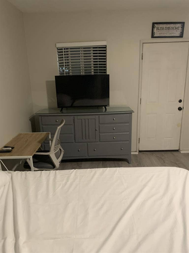 Back House Studio For Rent!