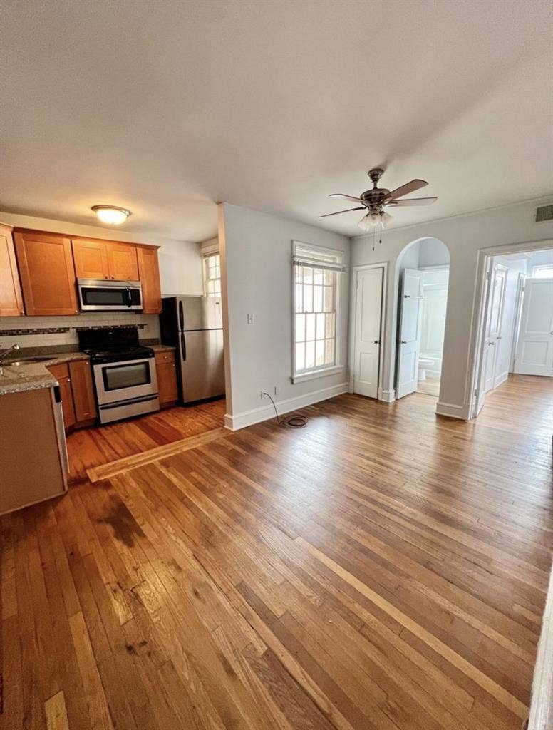 Looking for roommate in Fan ASAP!