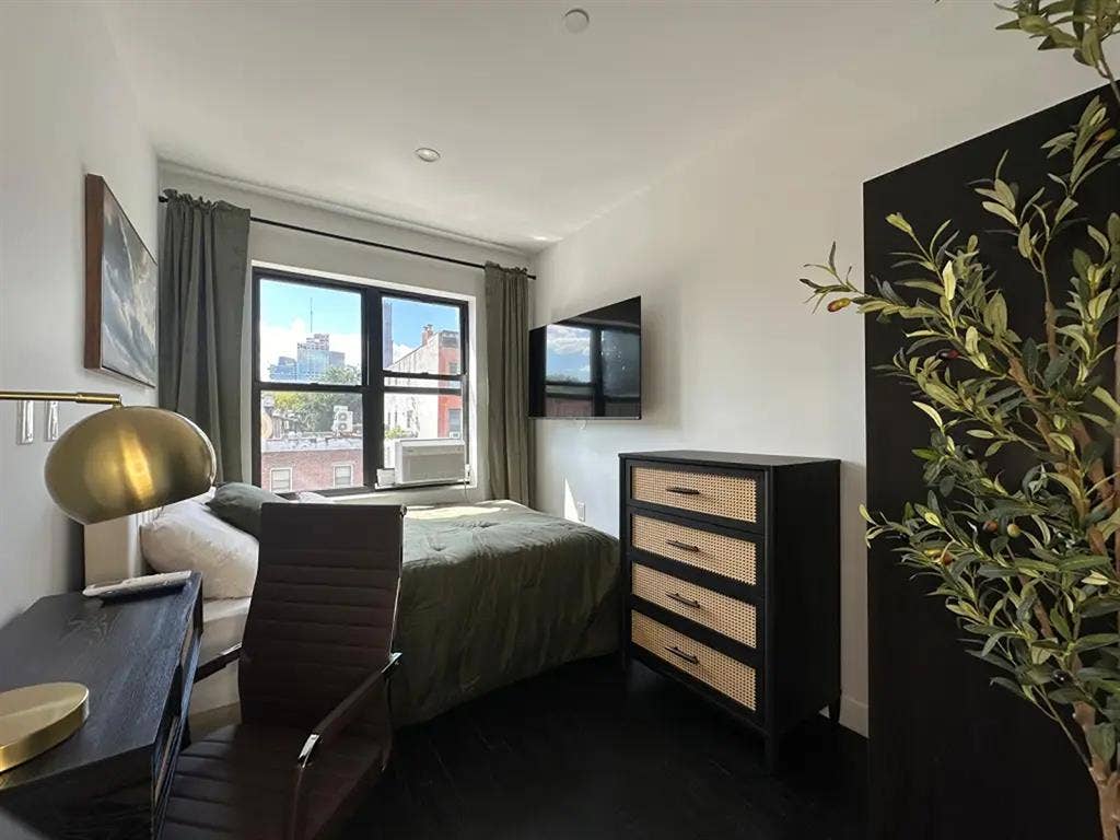 Vanderbilt Ave – #709