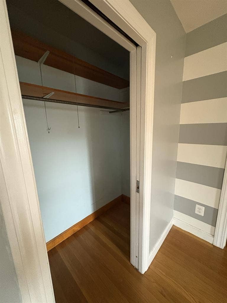 Cozy 2nd bedroom available!