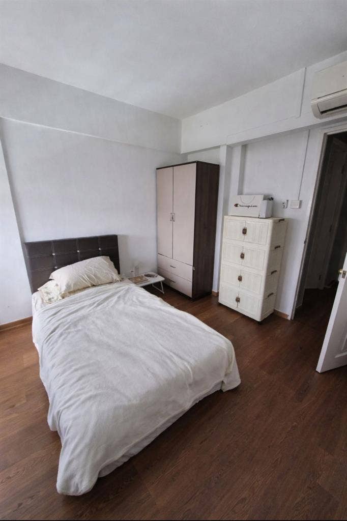 High-Floor Common Bedroom for Rent