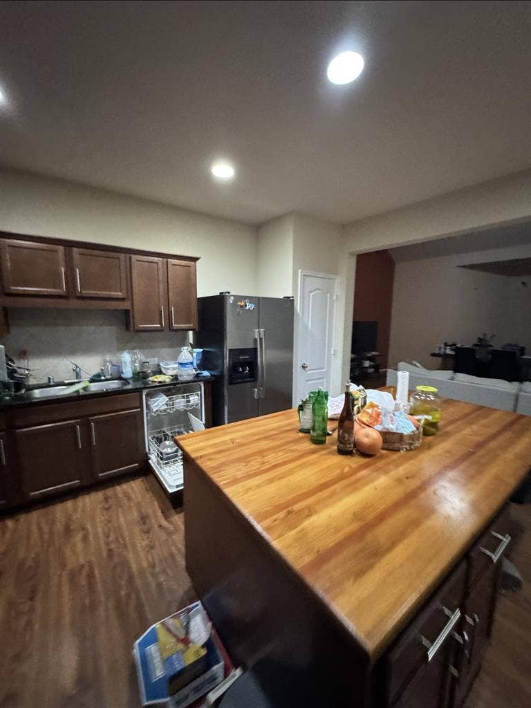 FULLY FURNISHED HOME ALL BILLS PAID