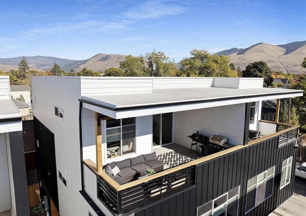 2 full bedroom & 2 bathroom