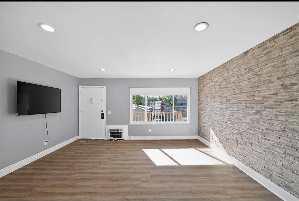 Master Bedroom Available – El Cajon
