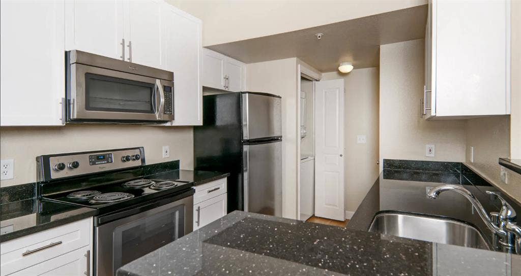 Private Room and bathroom for Rent