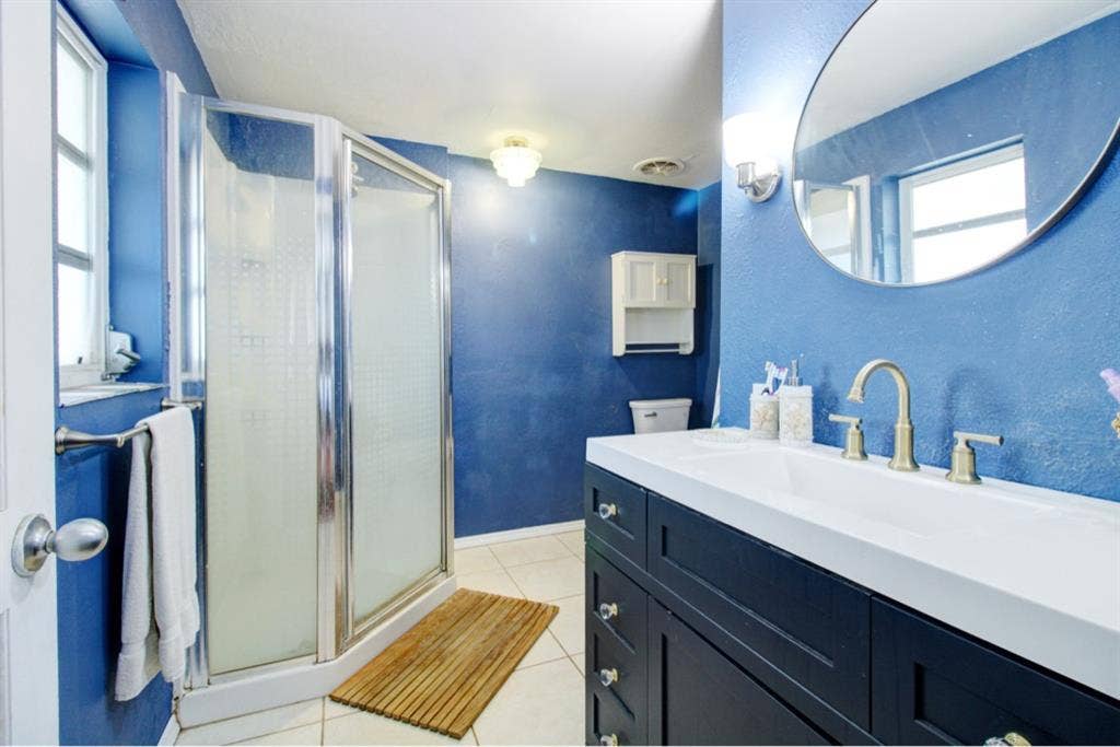 2-story, 2/2 on water in Key Largo!