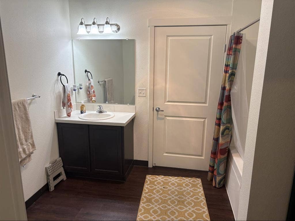 1300 Sq Condo - Downtown Vancouver