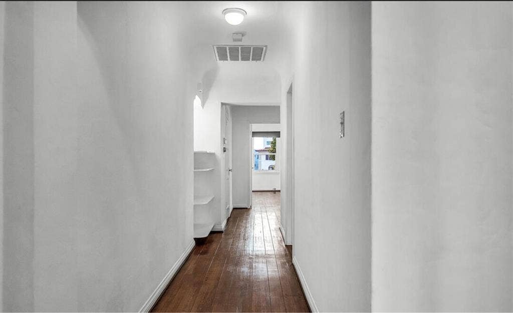 Huge Beverly Grove Upper Duplex