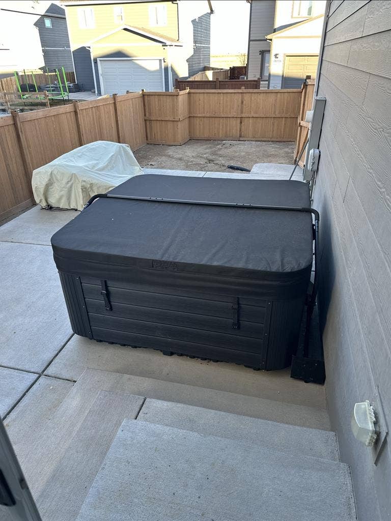 Modern furnished room in Watkins