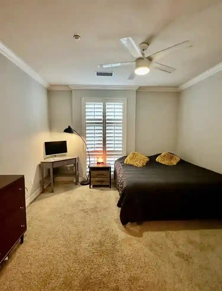 Modern Downtown 2B/2B Condo