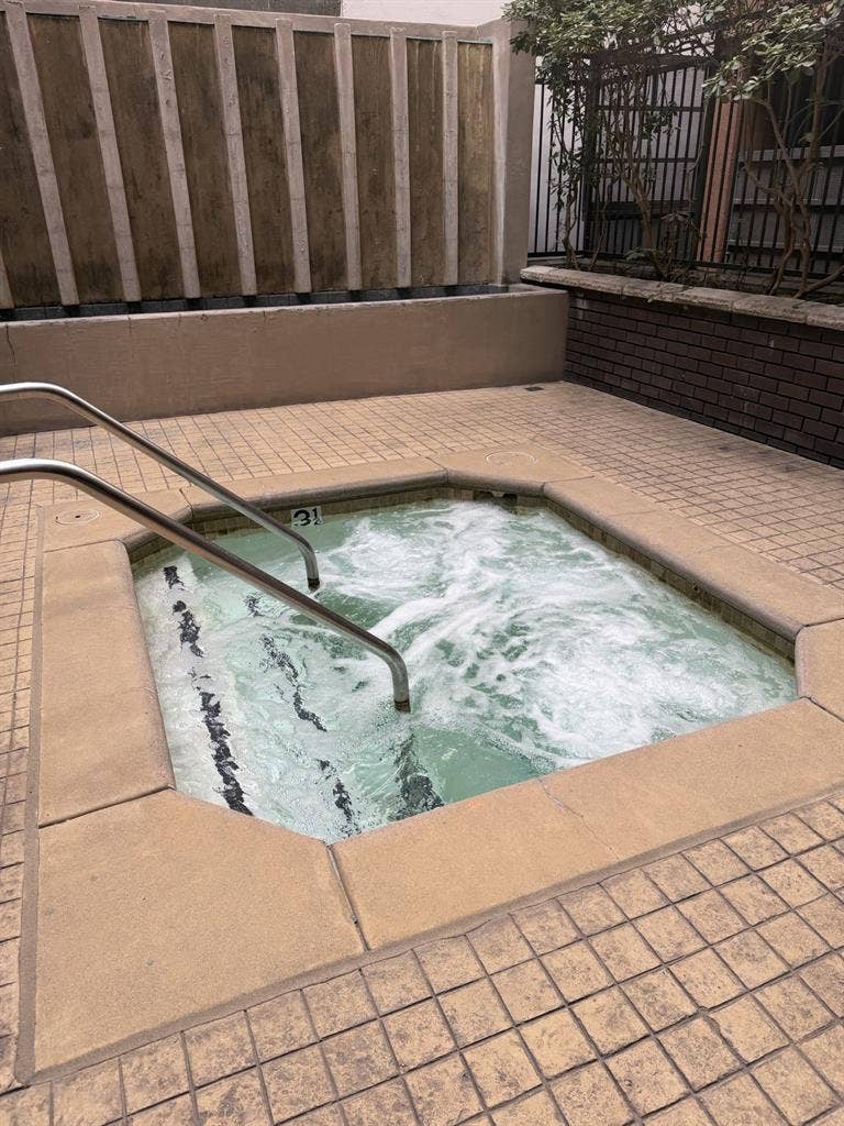 Modern Downtown 2B/2B Condo