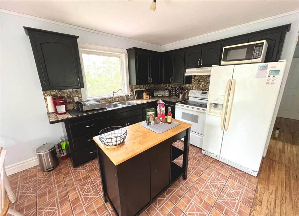 Room for rent near Brackley beach